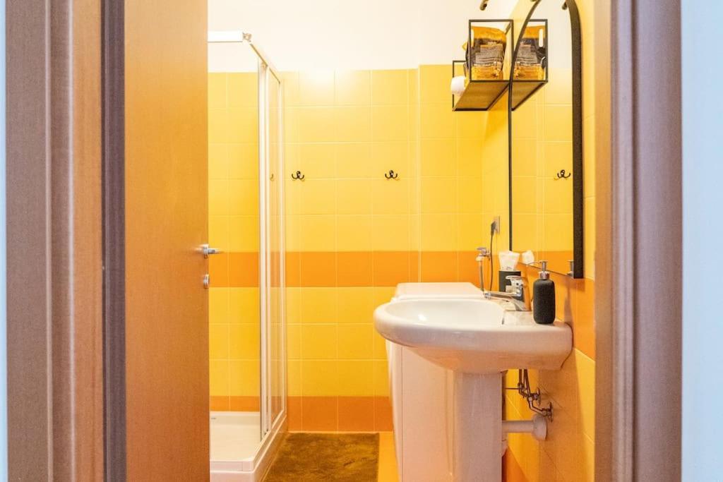 La Casa Di Claudio Incantevole Suite In Centro Como Exteriör bild